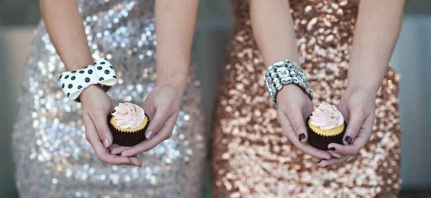 Learn how to host a gold and glittery hen party!
