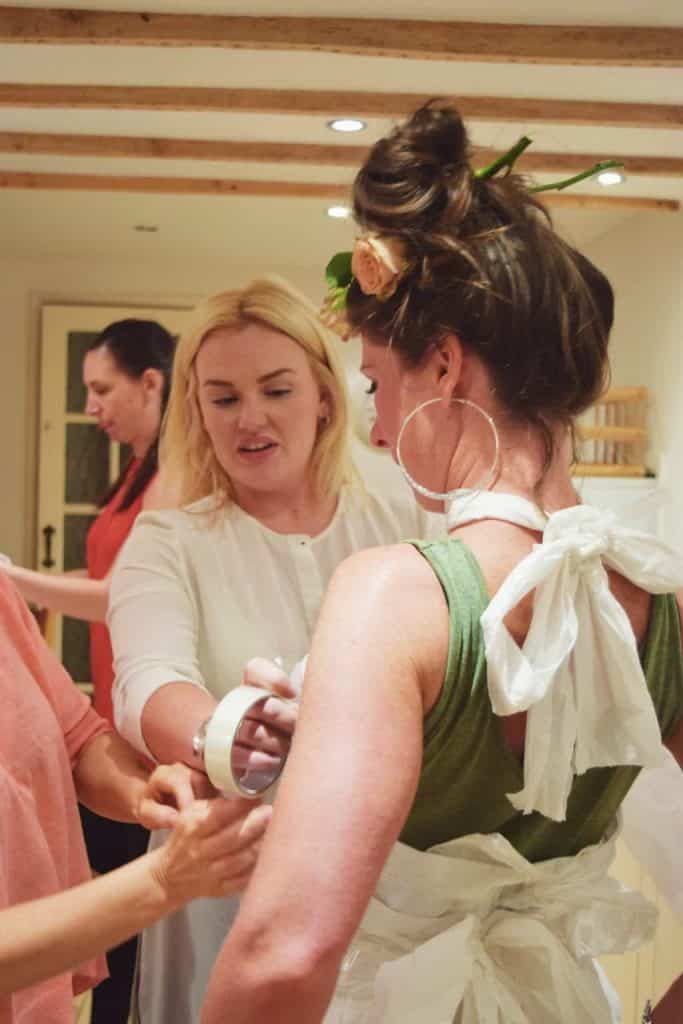 toilet roll hen party game