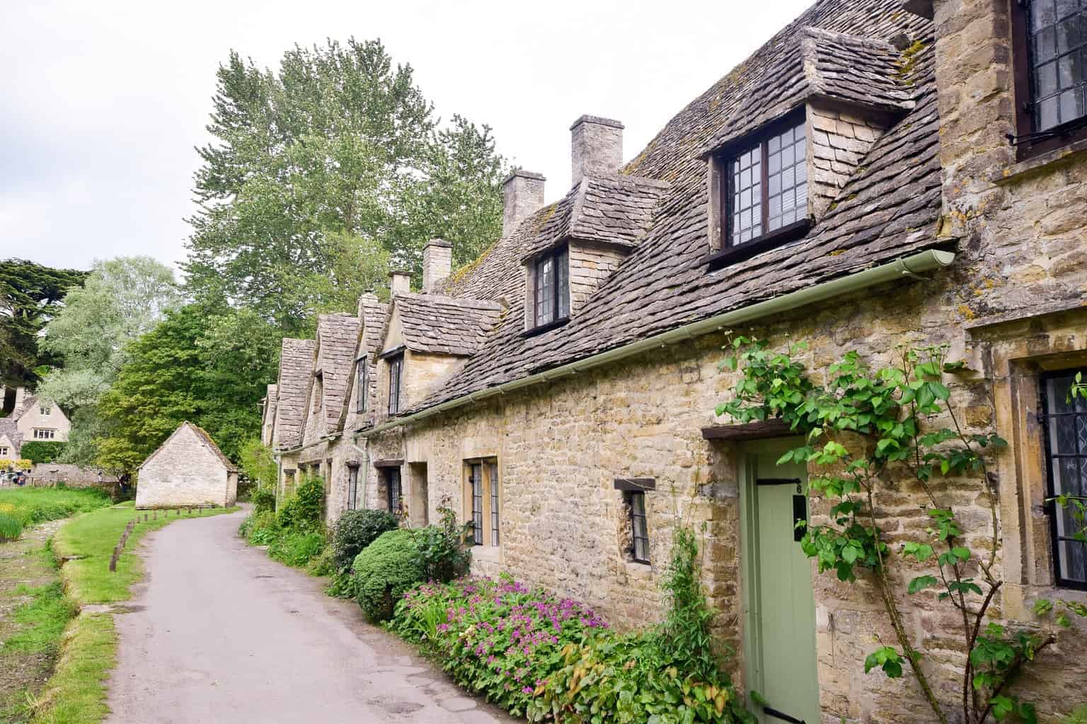 cotswolds hen party cottage