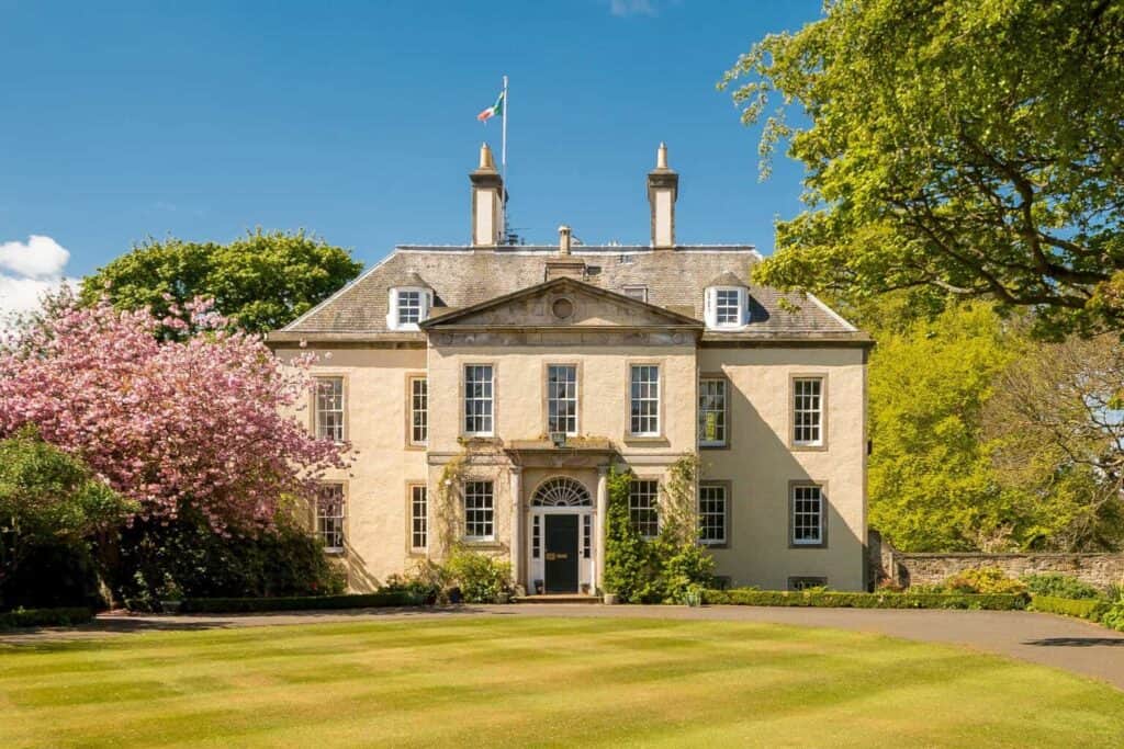 Large luxury hen party manor house in Edinburgh with gardens, sleeping up to 24 guests.