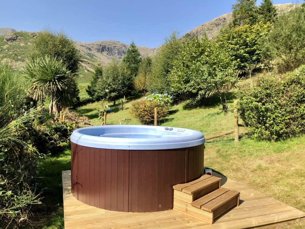 lake district hen party houses with hot tubs