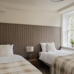 Hen Party Cottage With Hot Tub In The Cotswolds