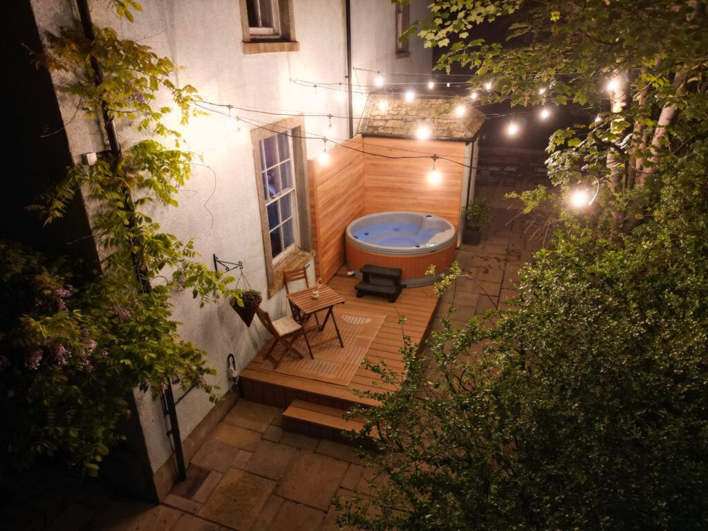 luxury hen party cottage in the Cotswolds with hot tub
