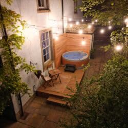 Hen Party Cottage With Hot Tub In The Cotswolds