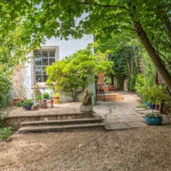 Hen Party Cottage With Hot Tub In The Cotswolds
